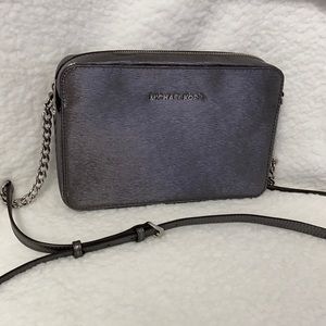 Micheal Kors cross body purse